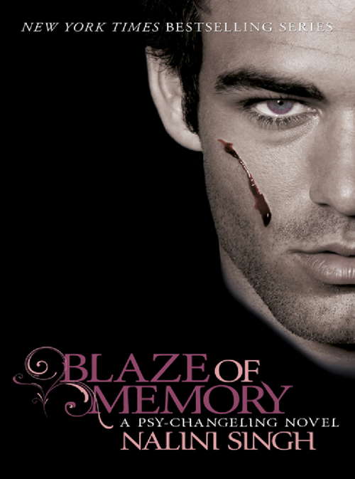 Book cover of Blaze of Memory: Book 7 (The Psy-Changeling Series #7)