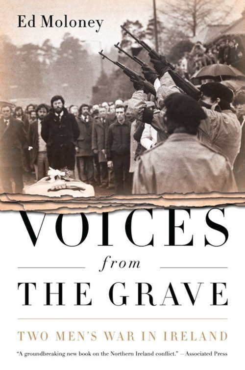 Book cover of Voices from the Grave: Two Men's War in Ireland